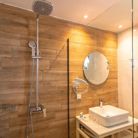 Lambi Otel 4*